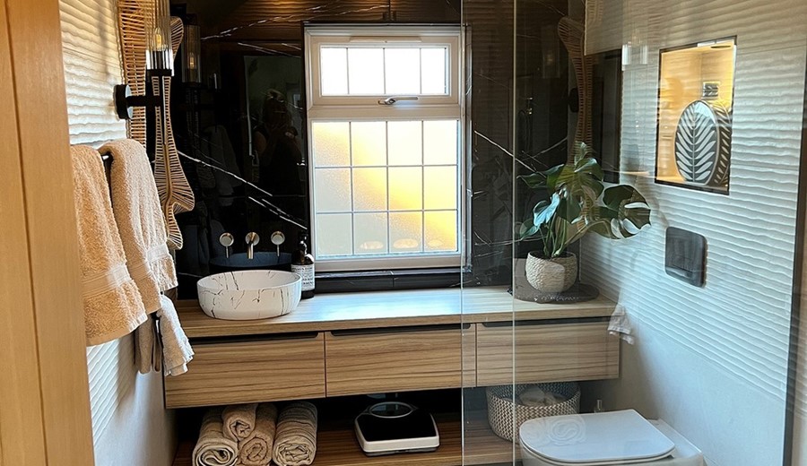 Bathroom 3.jpg